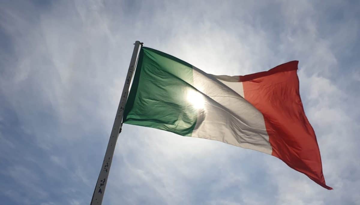 pvmagazine's tweet photo. Italy speeds up permits for solar up to 200kW, allocates €267 million for rebates: The Italian authorities have introduced new provisions in the DL Energia decree to reduce energy bills for households and businesses. Italian… https://t.co/xvtKJNB0zD #solarenergy #solarpv #solar https://t.co/0m8dRk8k1V