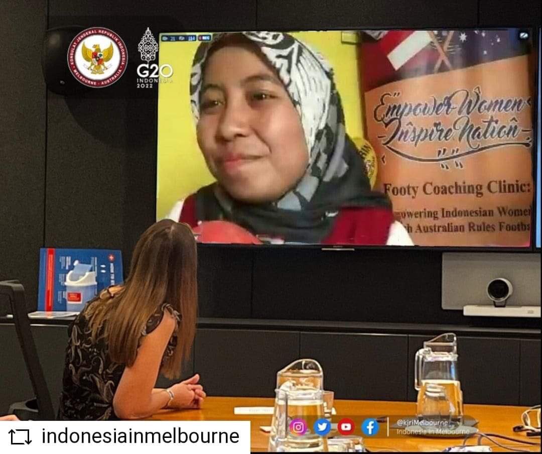 AnaSurjanto's tweet photo. #repost from IG @KJRIMelbourne "We were lucky to meet virtually with these two influential individuals who show their passion for sport and at the same time their love for Australia-Indonesia relationship."

Again, thank you for yesterday's MISS @HerbFeithCentre &amp; those who came https://t.co/LwvQooWRcd