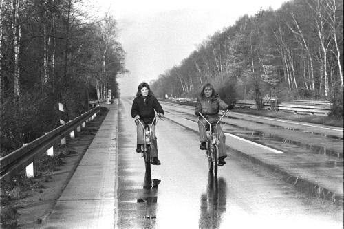 copenhenken's tweet photo. In 1973 the Netherlands was hit by an OPEC oil boycott. To save gas, the country introduced car-free Sundays. People took to their #bicycles and they never looked back. 
Today, more #cycling means we don’t need to buy Russian oil and gas. #StandWithUkraine️ https://t.co/OaAGSNjdqL