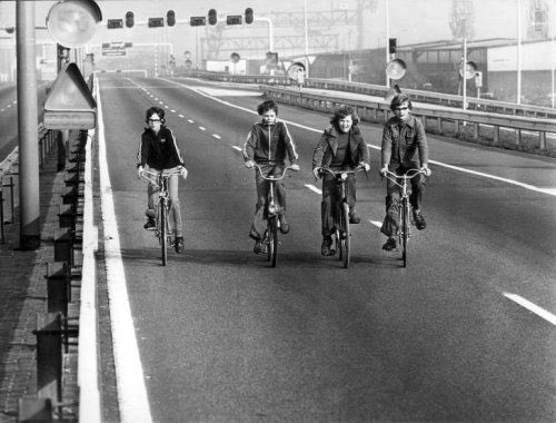 In 1973 the Netherlands was hit by an OPEC oil boycott. To save gas, the country introduced car-free Sundays. People took to their #bicycles and they never looked back. 
Today, more #cycling means we don’t need to buy Russian oil and gas. #StandWithUkraine️