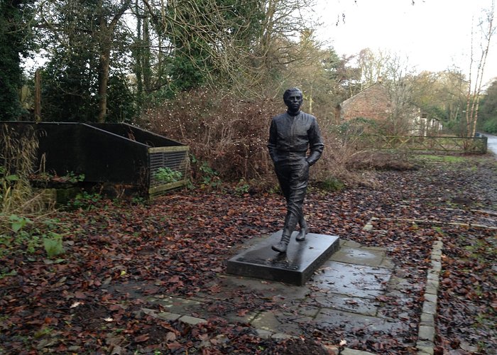 Today we remember the late, great Jim Clark on what would have been his 86th birthday.

Double <a href="/F1/">Formula 1</a> champion, Indy 500 winner &amp; regarded by many as the greatest of all time before his death at Hockenheim in 1968.

Happy Birthday, "Jimmy" 🏴󠁧󠁢󠁳󠁣󠁴󠁿

#HappyBirthday #F1 #Scotland