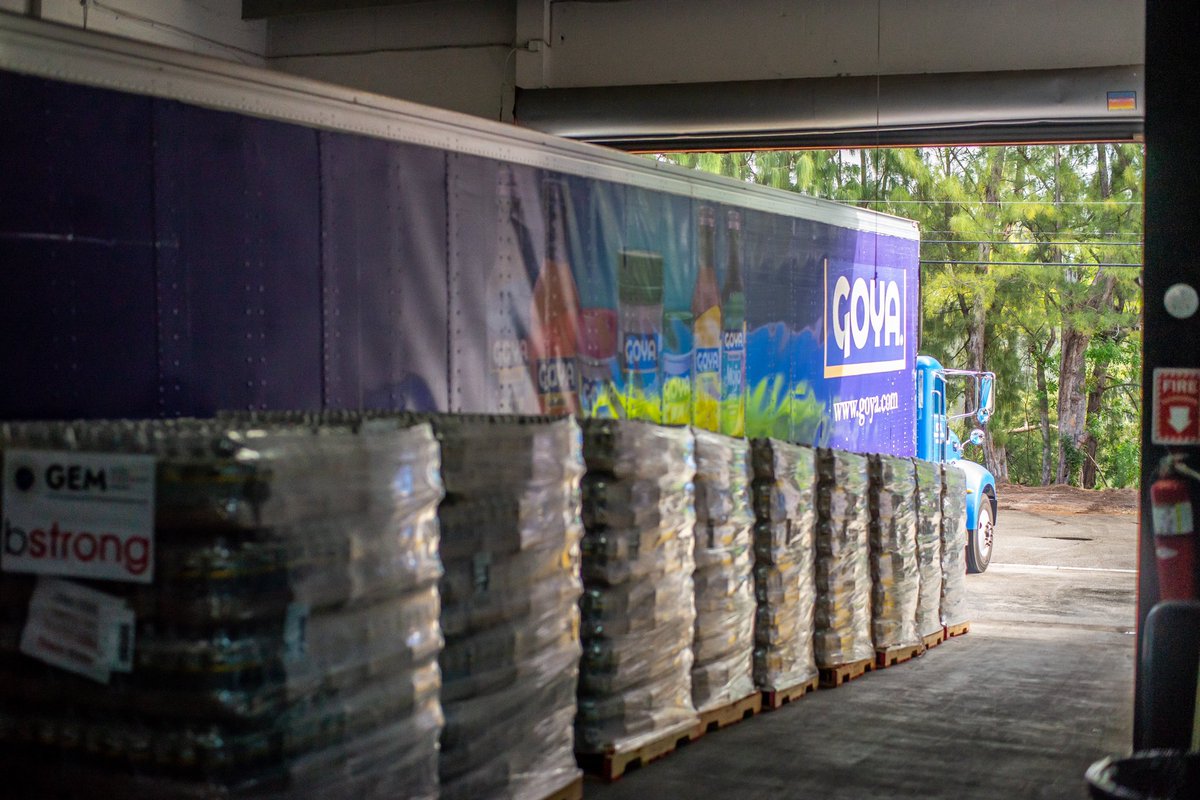 The first shipment of 3 trailers of Goya products including canned beans, vegetables, and meats have been deployed to #Ukraine with the help of Global Empowerment Mission, totaling over 120,000 Lbs of food. #GoyaGives #GoyaCares https://t.co/TmUC0DxITB