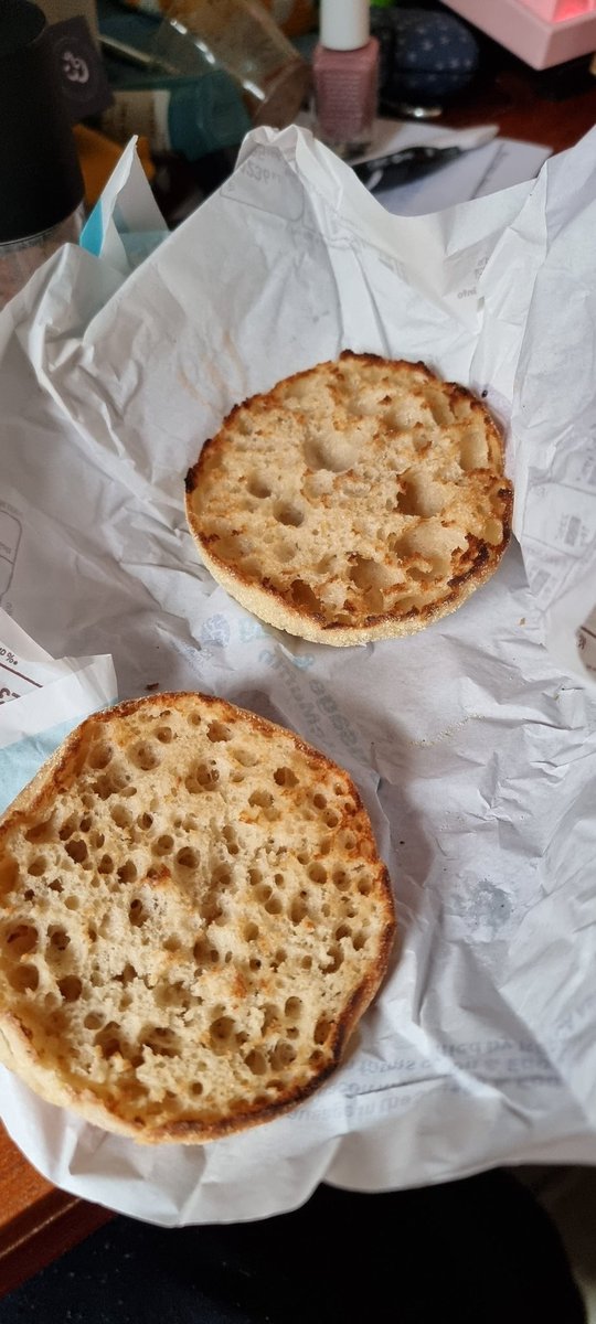 Just got my breakfast order from <a href="/McDonaldsUK/">McDonald's UK</a> ... ordered a double sausage and egg mcmuffin with no changes. Got ummm, this....