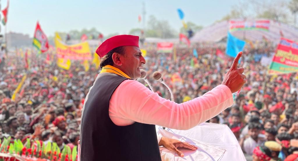 6 दिन शेष, आ रहे हैं अखिलेश