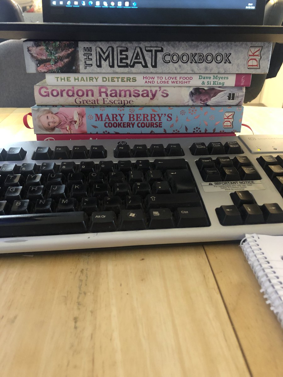 CraigPattison81's tweet photo. @Norgeous I think you could be starting something - What books are you balanced on? https://t.co/g3gAfx08VX