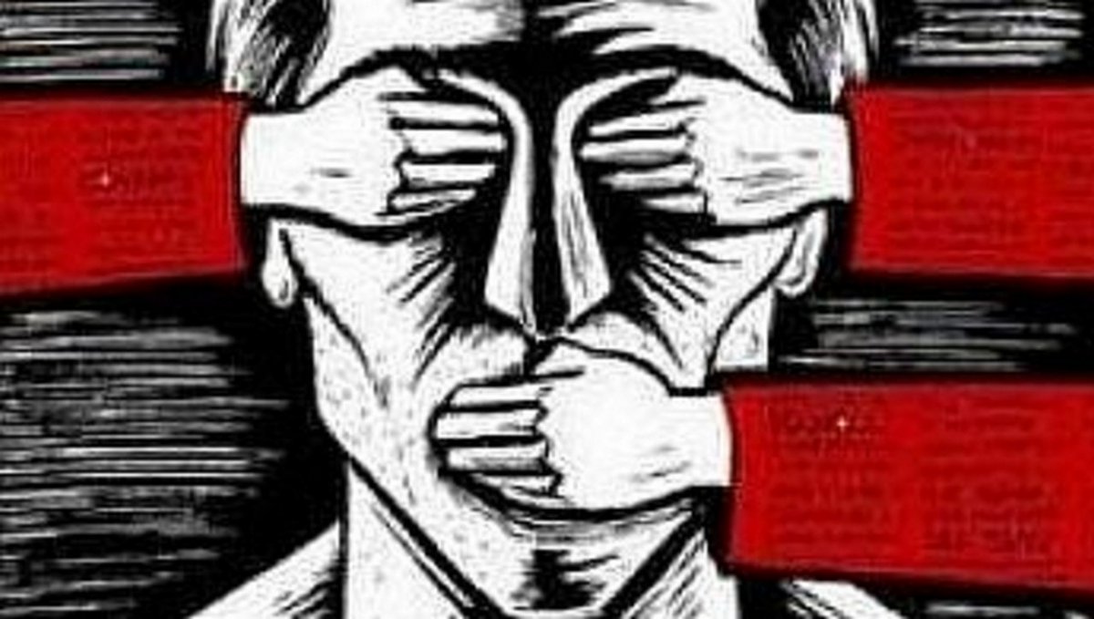 [Acabou o que restava de liberdade de imprensa na Rússia] - A câmara baixa do Parlamento russo aprovou por unanimidade uma lei punindo com 15 anos de prisão quaisquer ações destinadas a “desacreditar” as forças armadas russas durante a guerra na Ucrânia. (NYT)