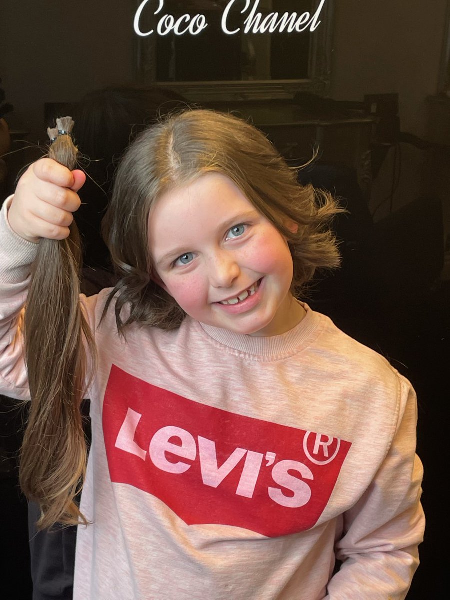 furzehamprimary's tweet photo. She did it! Wow Mollie-May! She’s has donated a whopping 10-12 inches of hair to help children who have lost their hair due to cancer and other illnesses. #LittlePrincessTrust #inspiredforlife
https://t.co/XvUQsFUBgs #LPTrustUK https://t.co/YpnkLLOUUV