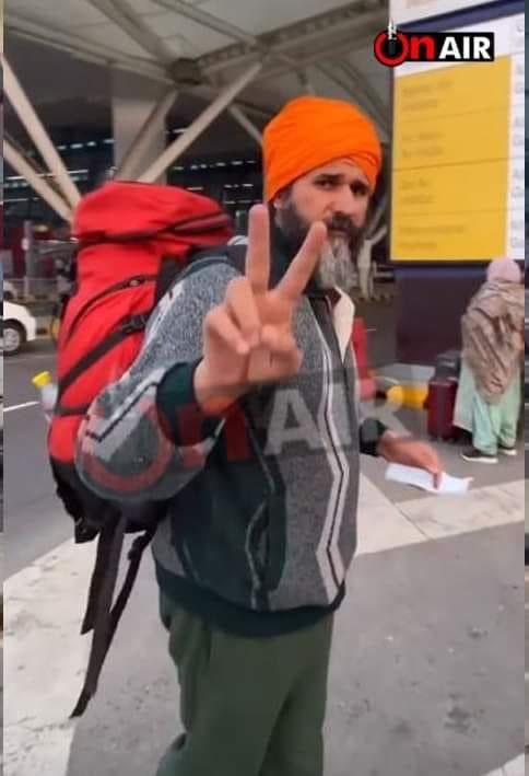 ਯੂਕਰੇਨ ਲਈ ਰਵਾਨਾ ਹੋਏ ਡਾ. ਸਵੈਮਾਣ ਸਿੰਘ, ਹੋਰ ਵੀ ਬਹੁਤ ਕਹਿੰਦੇ ਸੀ ਯੂਕਰੇਨ ਜਾਣ ਲਈ ਉਹ ਕਦੋਂ ਜਾਣਗੇ 🤔🤔🤔

#UkraineRussianWar