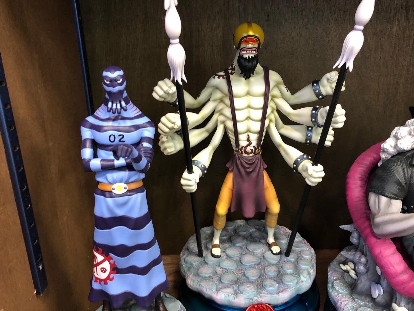 Twitter 上的 ゴールド シップ 当店に新しく皆さまを一緒に迎えてくらる仲間が増えました 実物を見るとさらに迫力を感じられると思います スタッフ一同心よりお待ちしております ワンピース フィギュア 新魚人海賊団 ホーディ ゼオ イカロス