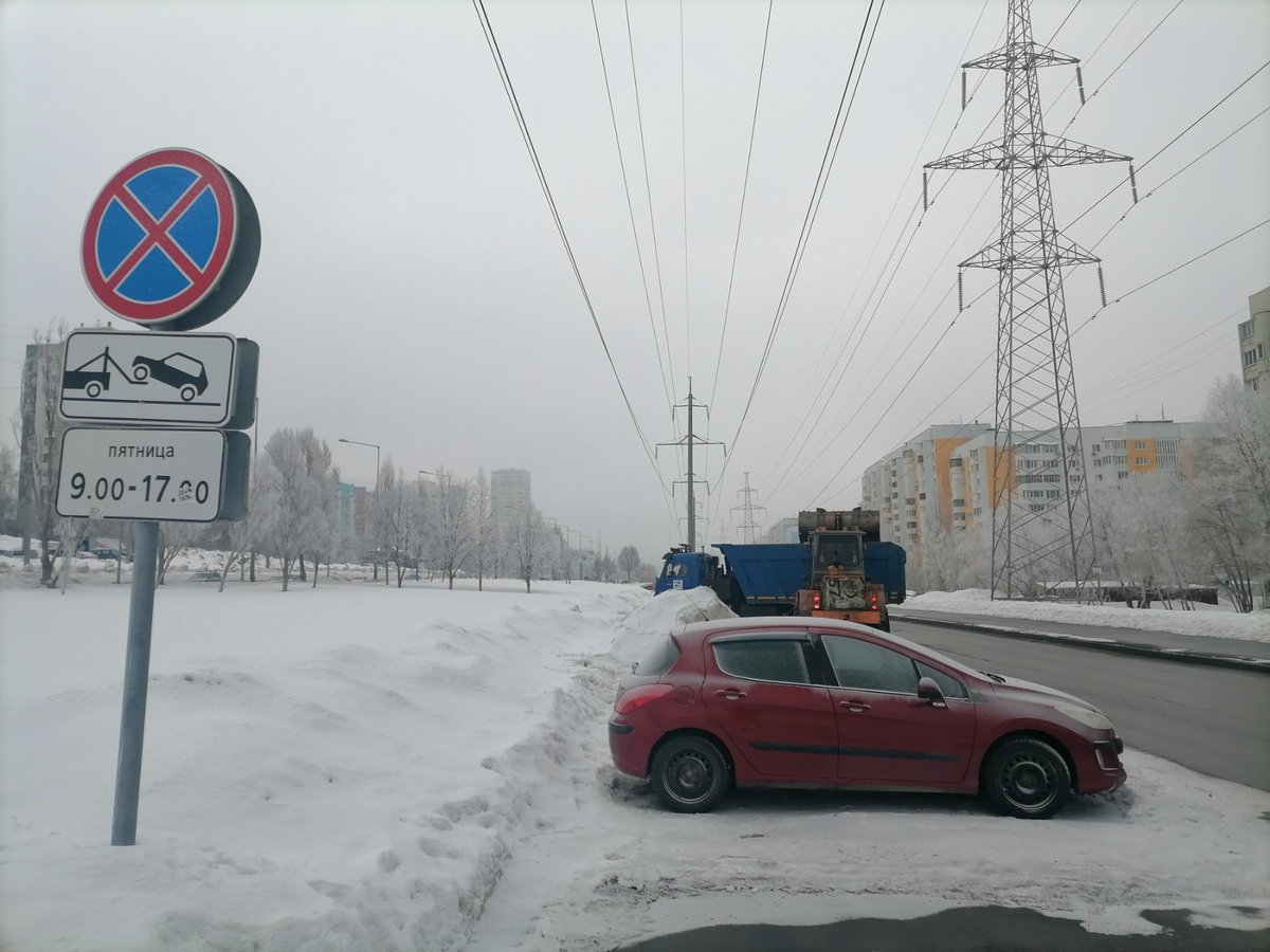 Расчистка парковочных карманов по улице Ново-Садовой