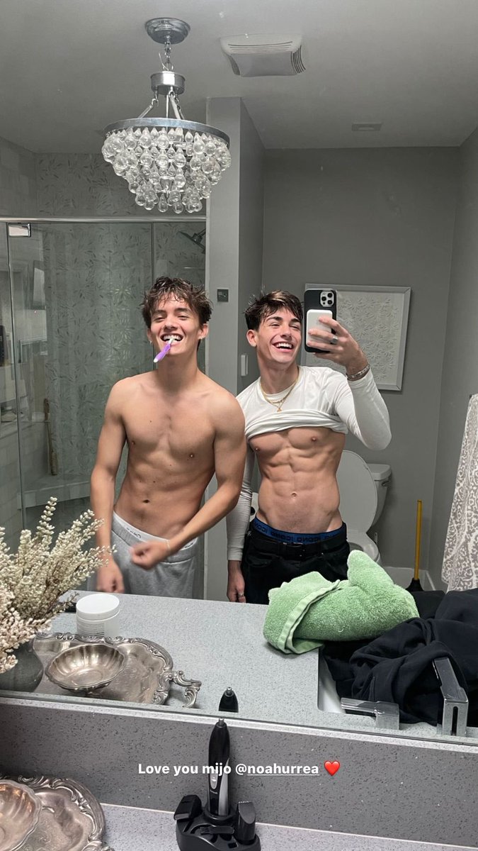 NUrreaBR's tweet photo. BOM DIA! ❤️‍🔥

📷| Alex via Instagram Stories. https://t.co/bhdwtbGjrh