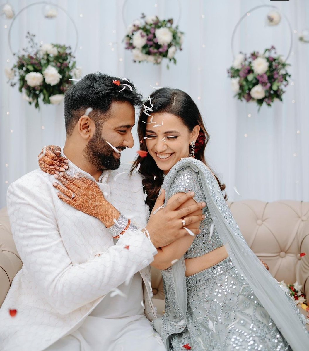 Vedikadrdz's tweet photo. FINALLLLY #SIDESH IS OFFICIAL JKSJKSJKSJKSJSKSJJK
CONGRATULATIONS @musicwaalaa @esha_kansara π₯Ίπππ§Ώ https://t.co/CnrMLXDFGT
