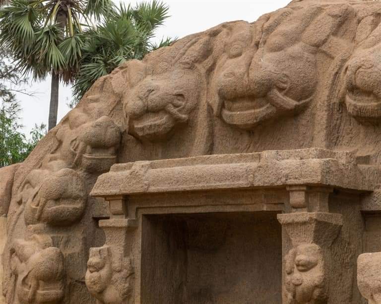 Egyptianpast's tweet photo. The Tiger Cave. A rock-cut temple complex located in Saluvankuppam near Mahabalipuram, India 🇮🇳 

As Above So Below 🌌 https://t.co/mSHOqdfCwb
