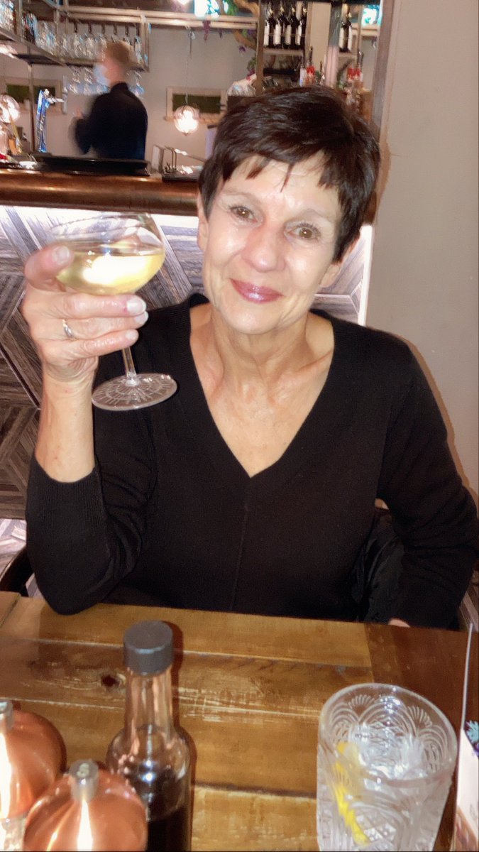RebeccaOre93's tweet photo. @AldiUK My mum is the most beautiful, selfless person I know and is constantly putting the needs of others before her own. She’s a hardworking nurse who LOVES Aldi’s wine and SpecialBuys. She’s an inspiration to everyone she meets and I’d be lost without her #AmazingAldiMums https://t.co/koDQENM5Xs