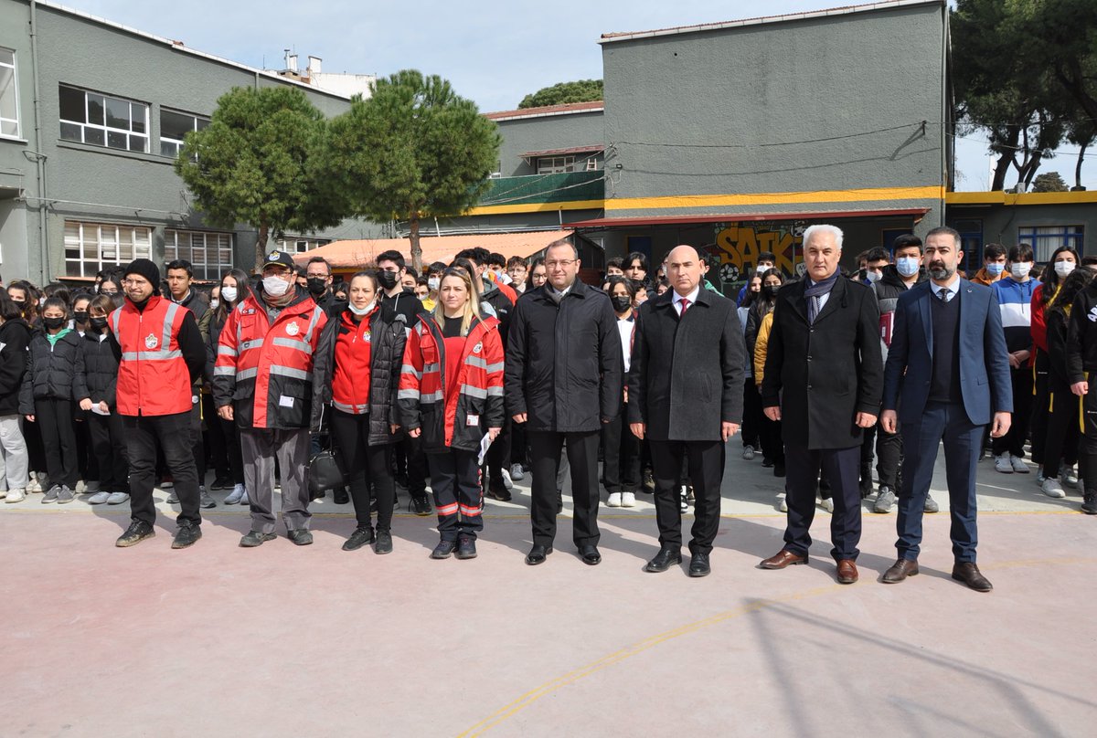 Tire Kaymakamlığı (@tirekaymakamlik) on Twitter photo 2022 yılı "Afet Tatbikat Yılı" Kapsamında İlçemizde Deprem Anı ve Tahliye Tatbikatı Gerçekleştirildi #DepremTatbikatı #AFAD 2022 yılı "Afet Tatbikat Yılı" Kapsamında İlçemizde Deprem Anı ve Tahliye Tatbikatı Gerçekleştirildi #DepremTatbikatı #AFAD