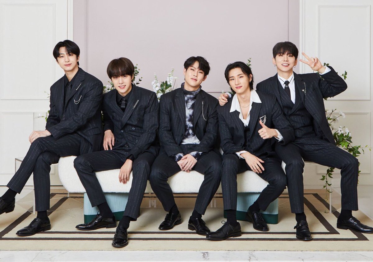 누군가의 염원으로 시작된 몬가네 이야기. 몬가네에 하숙하며 살아가보자.