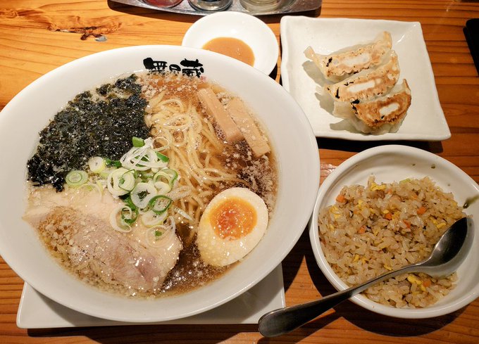 気持ちが沈んだ日はラーメンという格言がある(今作った 