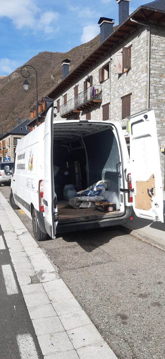 Recollida de material humanitari per enviar a #Ucraïna en coordinació amb el <a href="/CCAltaRibagorca/">CC Alta Ribagorça</a> <a href="/ajvilaller/">Ajuntament Vilaller</a> @ajelpontdesuert