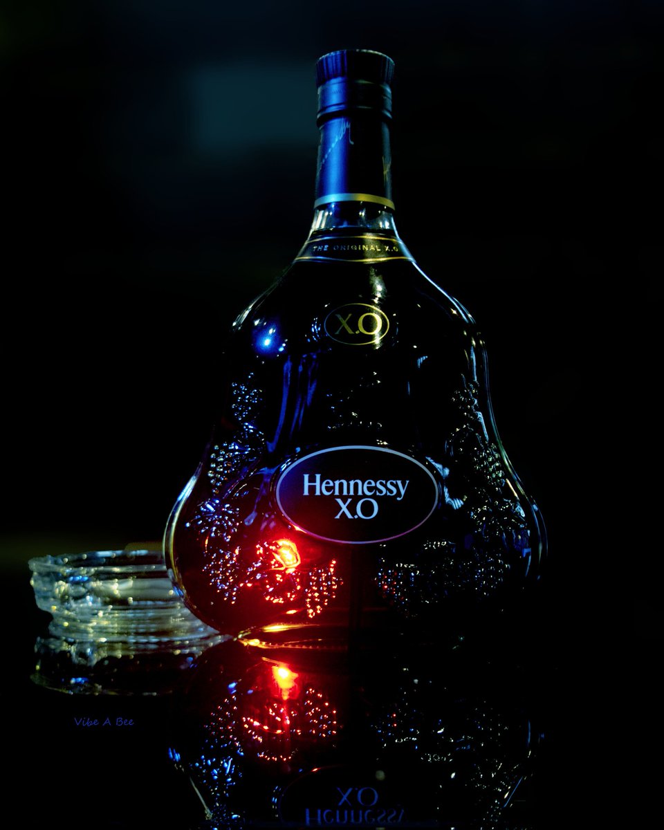 VIBEBEEMEDIA1's tweet photo. So I tried a product shoot for @Hennessy ๐ธ๐พ๐ท
"Life is too short to drink cheap liquor" ๐๐ท.....#notyourregularteenagephotographer
#hennessyvsclass
#hennessyng
Please kindly retweet โฃ๏ธ๐ https://t.co/XiqyBe8X9z