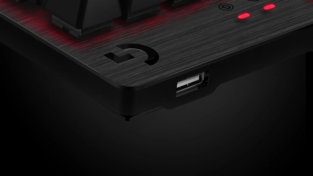 logitechg_5's tweet photo. The additional, dedicated USB cable connects the USB passthrough port to its own input for 100% power throughput and data speed. Use the port on G413 like you would any other USB port. https://t.co/qDXBCpaKL7