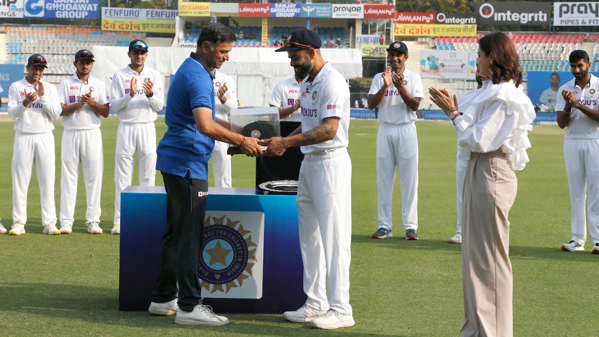 htstweet's tweet photo. A moment to remember for Virat and all 🇮🇳 fans 💙

#INDvSL #VK100 https://t.co/V6bSbZdccb