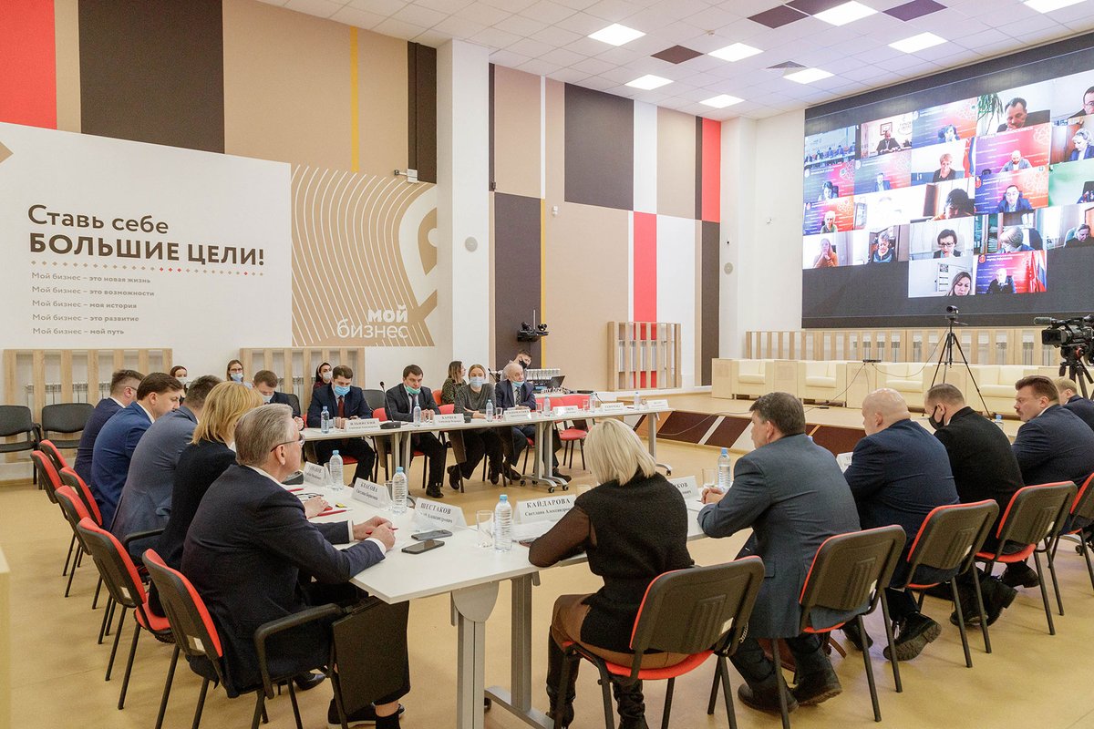 2 марта первый заместитель Губернатора Тульской области Вячеслав Федорищев провел заседание Координационного совета по развитию малого и среднего предпринимательства (МСП) при правительстве региона.
Он отметил, что в регионе проводится работа по развитию… t2p.pw/L1IeMi6GmG