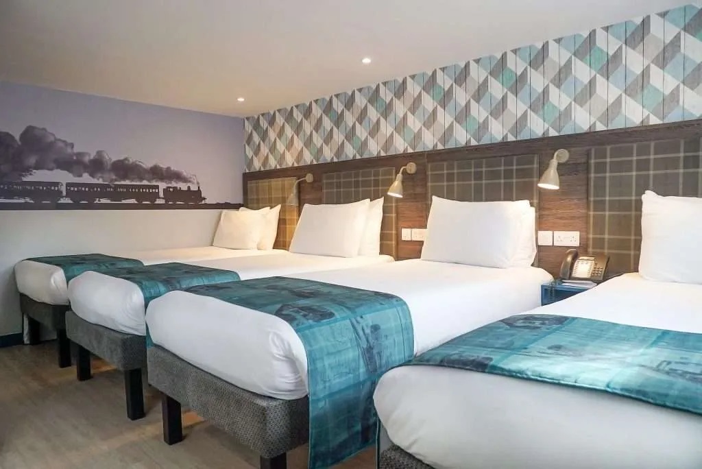 There were four in their beds and the little one said-  
"Good Night!"
Do you need room for 4 or more, our large family rooms are available with interconnecting rooms to accomodate the largest of families.

#Temporaryhousing #Localauthority #London #Hotels #Familyrooms