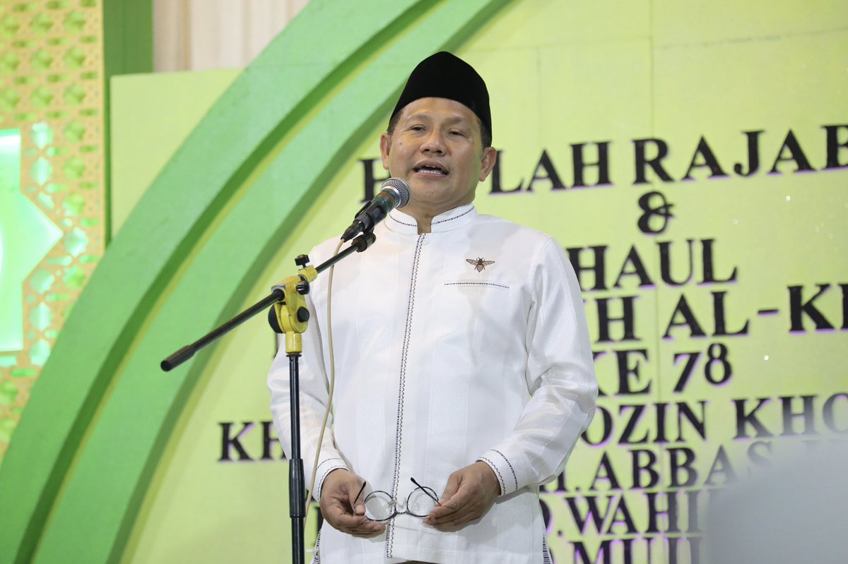 cakimiNOW's tweet photo. Haul Almaghfurlah Kyai Raden Khazin Buduran Sidoarjo https://t.co/8cXXBmI5kd