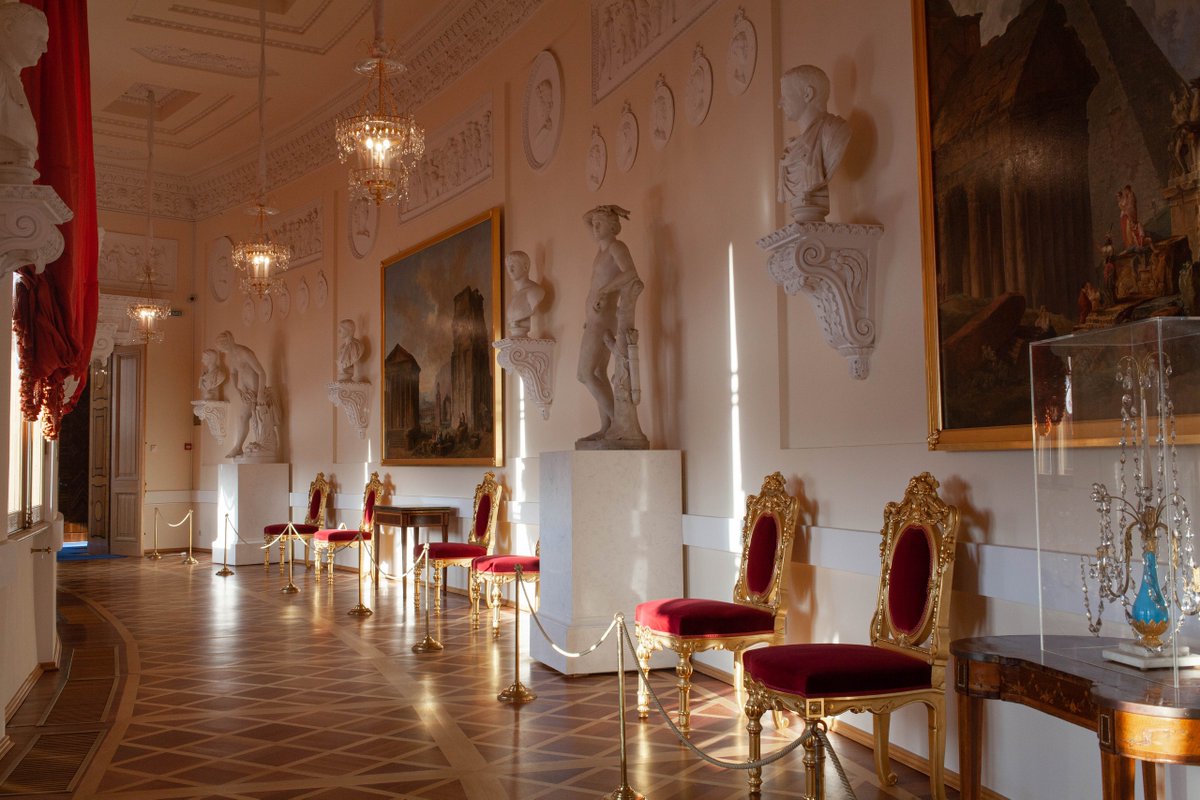 Тем временем, в Санкт-Петербурге и Ленинградской области отменены QR-коды. Чтобы попасть в Гатчинский и Приоратский дворцы, нужен только входной билет. До встречи в музее!
#хочувгатчину #gatchinapalace