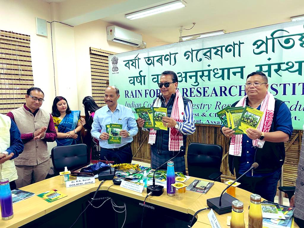 ChownaMeinBJP's tweet photo. Also released series of research books written by the Scientists from #RFRI and interacts with the host of Scientists today.
Delighted to know that three young Scientists from Lower & Upper Subansiri Districts of Arunachal Pradesh have also joint & working in the Institute. https://t.co/lZdtq5sBei