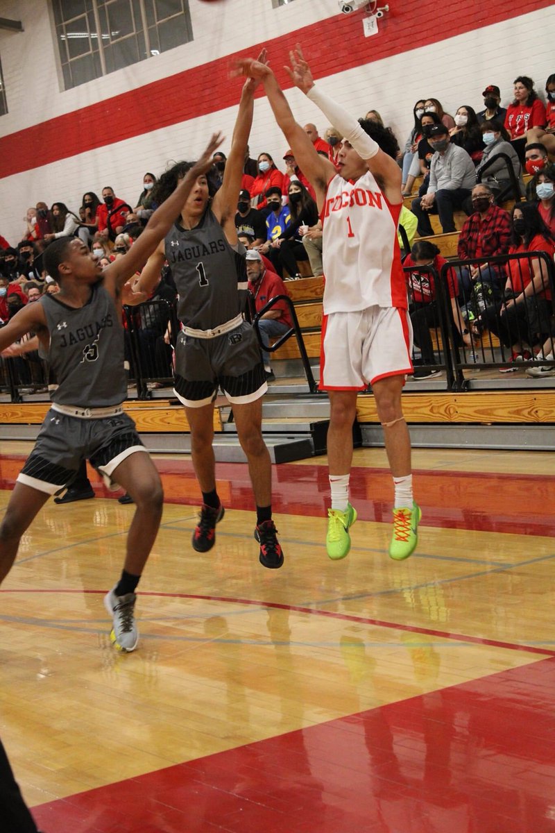 anjgonzalez's tweet photo. A phenomenal Senior year … 6A Regional Offensive Player of the YEAR for my @a3g00 🏆🏀 #6A #highschoolhoops #adamgonzo #thatsmyboy #Ballislife #THS_Update #basketball https://t.co/NW5EJ7e06d