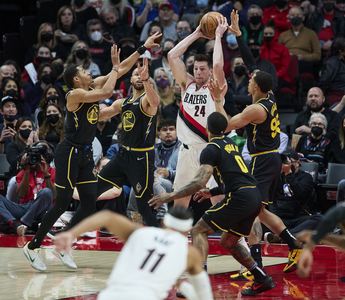 Portland Trail Blazers clearly miss Jusuf Nurkic, fall 132-95 to Golden State Warriors https://t.co/4eRKKSGfTh https://t.co/Jy9y3tdau8