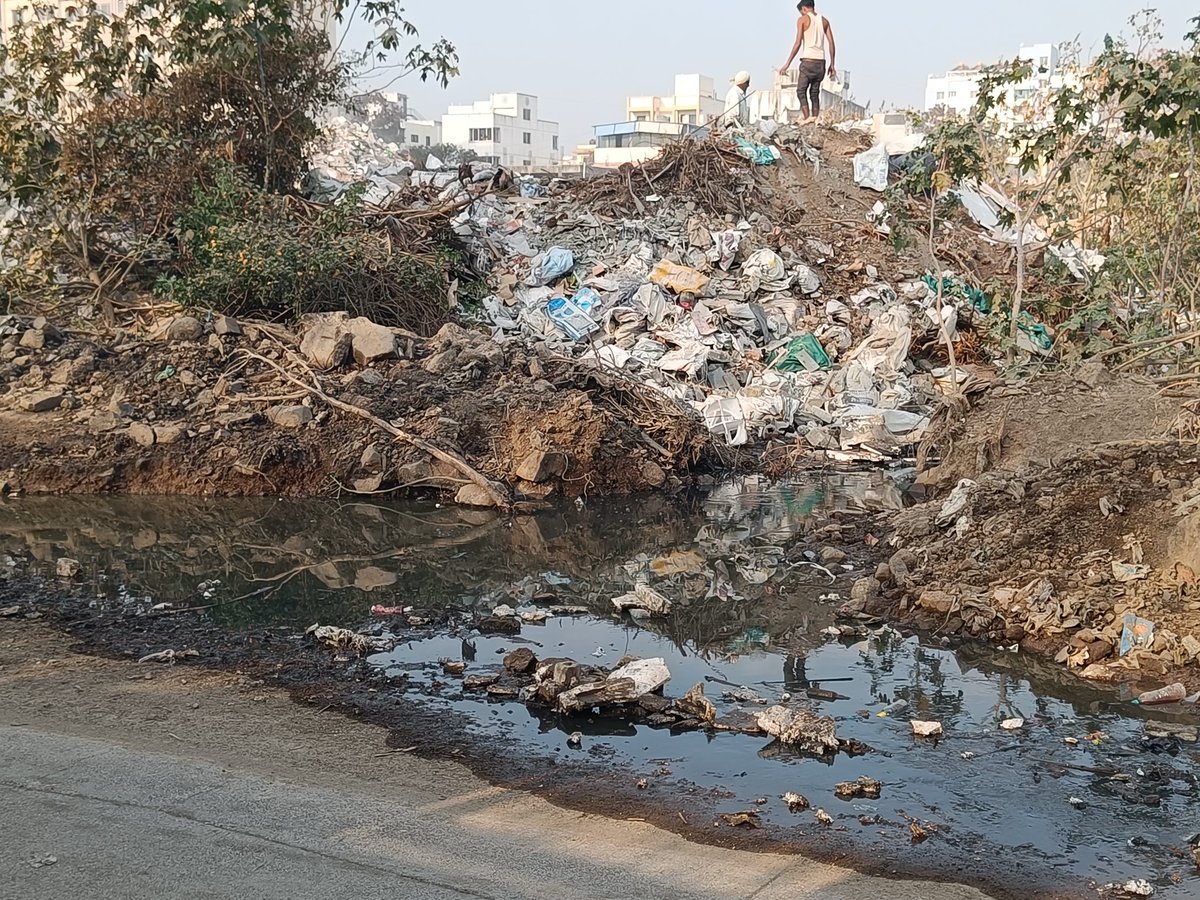 abhi_shetkari's tweet photo. Sewage water is flowing on the road and the residents near locality is facing huge issue of foul smell and unhygienic condition - Shitaladevi Nagar Mahalunge
We need solution for this
@ChandereBaburao @NCPspeaks
@PMCPune @SwachhMaha @SwachhBharatGov https://t.co/dL0ByHaz7N