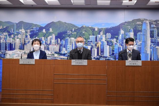 香港疫情死亡數據再增50名，其中僅有8人接種過疫苗。所以從數據中可以睇得到打疫苗嘅重要性，並且特區政府24日起喺香港正式實施「疫苗通行證」，所有12歲或以上人士需打至少一劑新冠疫苗才能進入指定地點，涉及范圍包括餐廳、商場、百貨公司等，並需掃描「安心出行」。