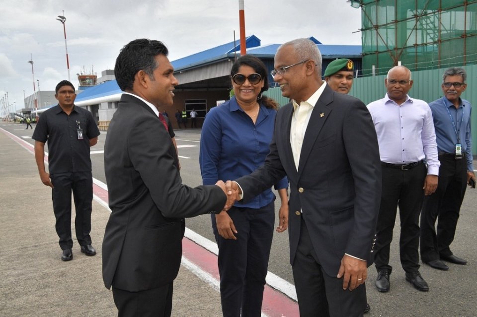 thedhubasmv's tweet photo. ރައީސް ސޯލިހު އަލުން މަގާމުގެ މަސްއޫލިއްޔަތާ ހަވާލުވެވަޑައިގެންފި

ރައީސްގެ އޮޕަރޭޝަން ކާމިޔާބުވުމުން 9:30 އިން ފެށިގެން އެމަނިކުފާނު ވަނީ އިޖުރާއަތްތައް ފުރިހަމަކުރައްވައި އަލުން މަސްއޫލިއްޔަތާ ހަވާލުވެވަޑައިގެންފައި.

އޮޕަރޭޝަނަށްފަހު އާލާސްކަންފުޅު އަންނަނީ ރަގަޅުވަމުން. https://t.co/USBEabyU0P