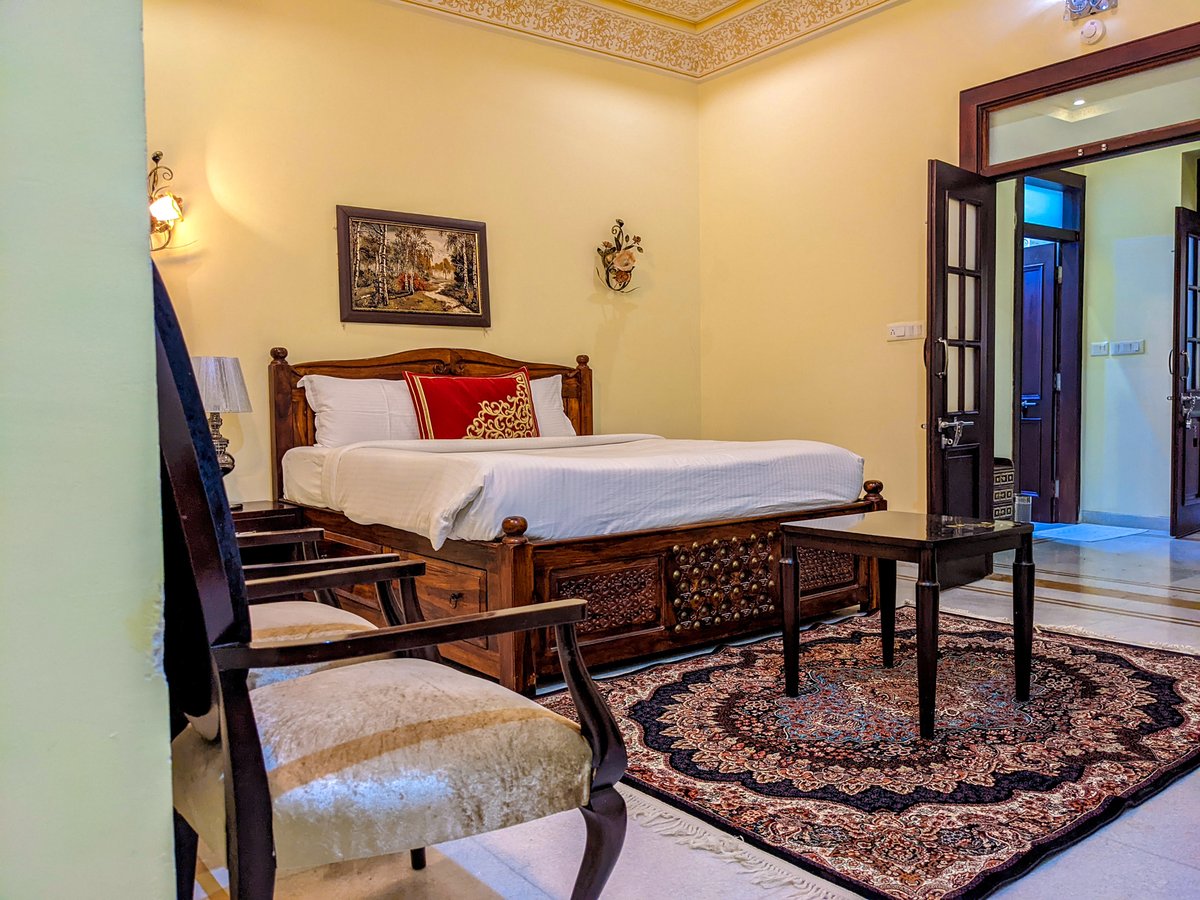 synaheritage's tweet photo. Suite
You and your loved ones will absolutely love this sprawling suite that features a dressing room, a seating area along with modern amenities.
To book a stay:
Call : +91 – 98213938303 | 9821399958
Email : booking@synaheritagehotel.com
#Travel #Vacation #Khajuraho #SYNA https://t.co/JFhHxB1yMI