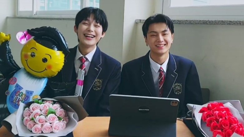EBOYSEONG's tweet photo. sunjay <3 https://t.co/BY41EWm9LA