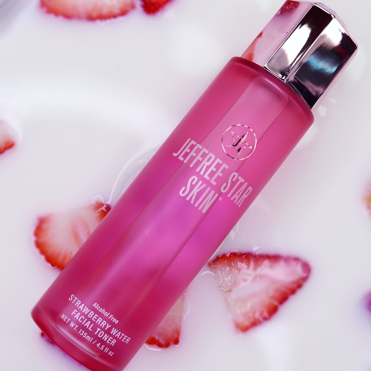 SummarellAshley's tweet photo. @JeffreeStar Skin Launching Tomorrow 😍🍓

This toner smells amazing 🙌🏻 https://t.co/fkWMoKoqNu