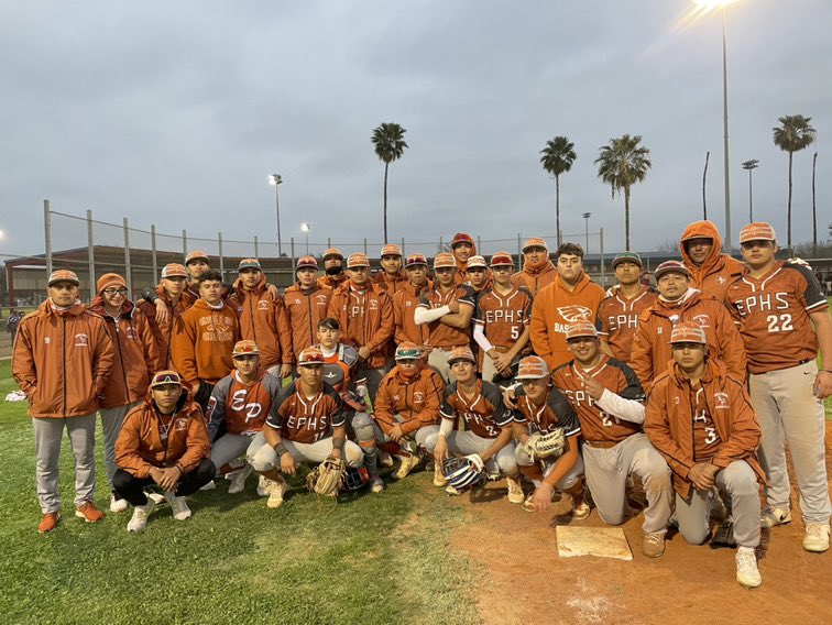 ephs_baseball1's tweet photo. 2-0 start at the Border Olympics Tournament…EPHS 9 Clemens 6, EPHS 7 Austin HS 1 😤🦅🔥 #eaglebaseball https://t.co/caDDUJjV4L