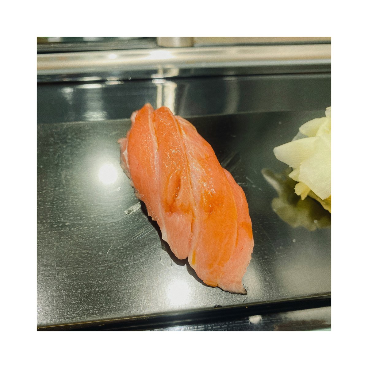 101NIHONGO101's tweet photo. 🇯🇵行(い)きつけのお店(みせ)🇯🇵③

They are
中トロ　ちゅうとろ　medium-fatty tuna
鯛　たい　sea bream

What is your favorite?🤪
みなさんの好きなネタ(ingredients)はなんですか？
#Japanese  #nihongo #日本語 #にほんご #JLPT #langtwt #studytwt #nihongo101 #漢字 #kanji #일본어 #단어 #한자 https://t.co/gGIoMd1o8c