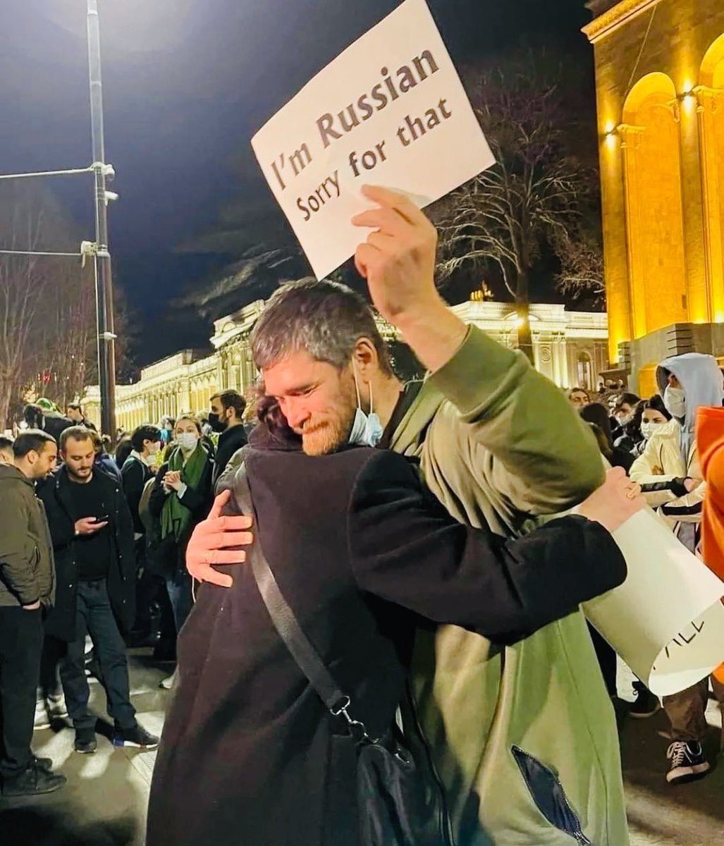 FarusHamid's tweet photo. Both #Afghans &amp; #Ukrainians people are experiencing the toughest moments, so we Afghans sending our prayers &amp; love for #Ukrainian brothers &amp; sisters. 🇦🇫🇺🇦 https://t.co/1qZAZsysmI