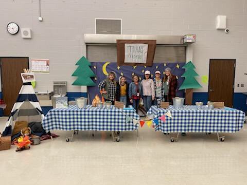 MsTate_EGE's tweet photo. I LOVE MY SWEET AND FUN TEAM!❤️We had the best time Camping Under the Stars tonight! Loved seeing our students and making TEXAS SNOW 🤠 #JFEWeRAmazing #MathAndScienceNight @HumbleISD_JFE @HumbleISD https://t.co/WgGgeoERF7