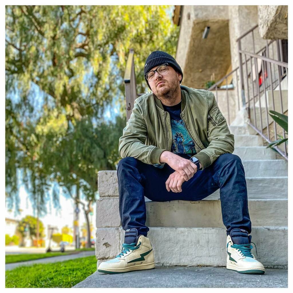 kbpcaptures's tweet photo. Accept who you are; and revel in it 💪
Can’t a man have a quick photoshoot on his way to get himself some coffee? I vote yes ✅ ☕️ & 🍨
#shotoniphone #kickcheck #besuperb https://t.co/jkIkztXwZn https://t.co/Pccx2D6Rs3