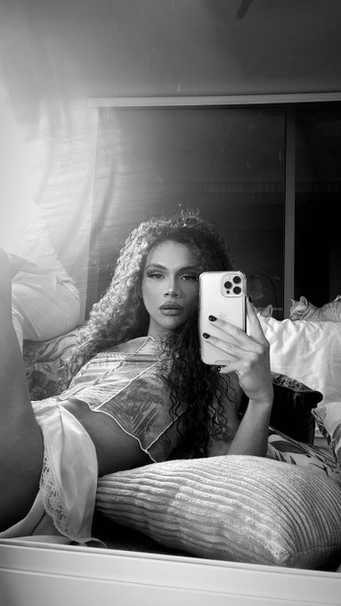 Watch naomi's leaked NSFW photo on TwXstars