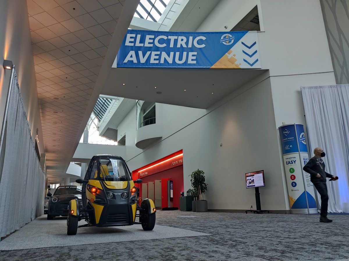 GDFLLWR's tweet photo. Sweet ride from #Arcimoto #FUV at the #portlandautoshow this year! https://t.co/M3ll5QO7d8
