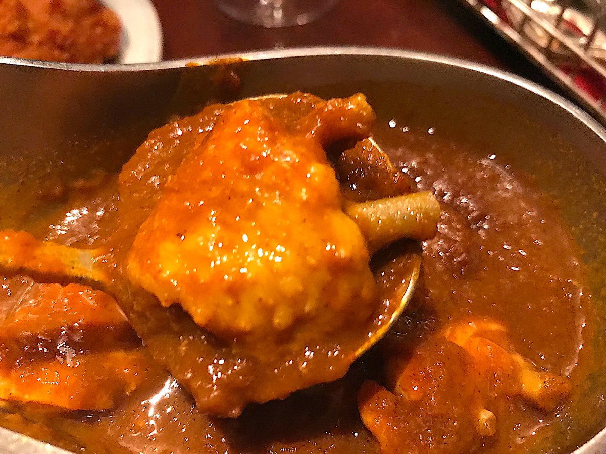tavii's tweet photo. [昨日のまとめ] 銀座の名店で味わう最高の骨付きチキンカレーとは？ / 東京・銀座の「三笠会館」　https://t.co/ptbw6maNjv
 #gotrip 旅に行きたくなるメディア @tavii https://t.co/p9JVCZtpjK