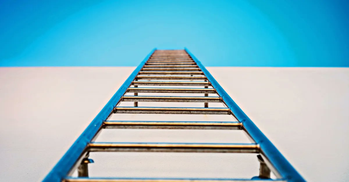GingerZumaeta's tweet photo. Positioning relies on perception. What do consumer's think when they interact with your company? Are you at the top of their minds, or do you fall somewhere down their ladder? https://t.co/ZaWbleZIWf
#branding #positioning #messaging #strategy #positioningstrategy #business https://t.co/HKk3qIdjg3