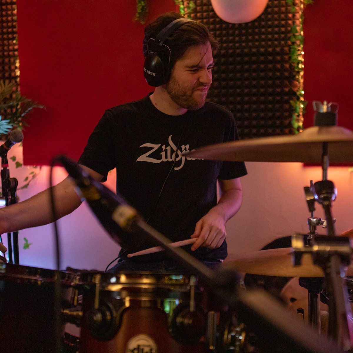 gracehrst's tweet photo. Robin Johnson has been laying down drums at Old Street Studios for one of my upcoming musical projects, along with the aid of studio engineer Shelby Logan Warne.

@OldStStudios @hereisshelby https://t.co/bsdbFr11EM