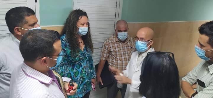 Se recorre el Servicio de Psiquiatría del Hospital Gustavo Aldereguia Lima de Cienfuegos, por el equipo de la Dirección Provincial de Salud, se sostuvo intercambio con familiares de los pacientes y trabajadores del lugar. 
#Cienfuegos
#CubaViveyVence