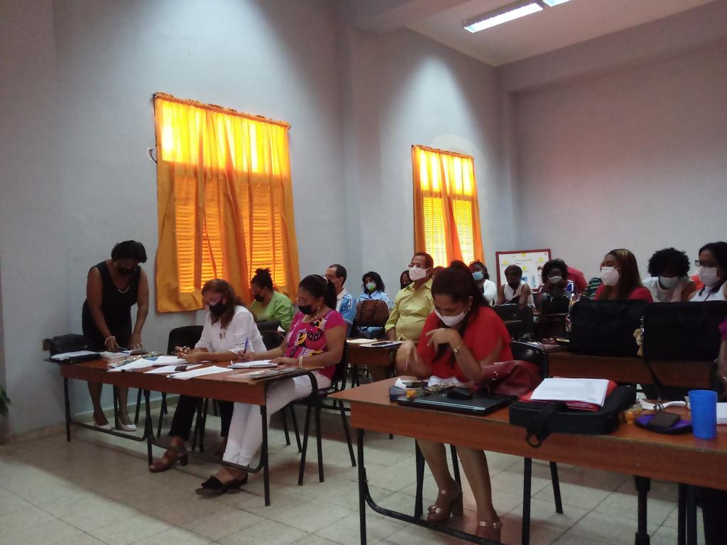 FundichelyRosa's tweet photo. Se valoró hoy en  #SantiagodeCuba las condiciones creadas para el inicio del curso escolar. Fue significativa la estrategia presentada por la comisión de Matemática para continuar perfeccionando el proceso de enseñanza y aprendizaje. #VamosPorMas @elsa_ena @RamnMonte1 @dpestgo https://t.co/9Aot1UC9zd
